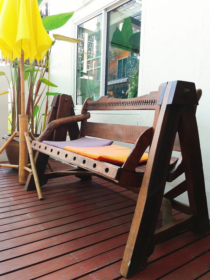 V Lodge Chiang Mai Bagian luar foto
