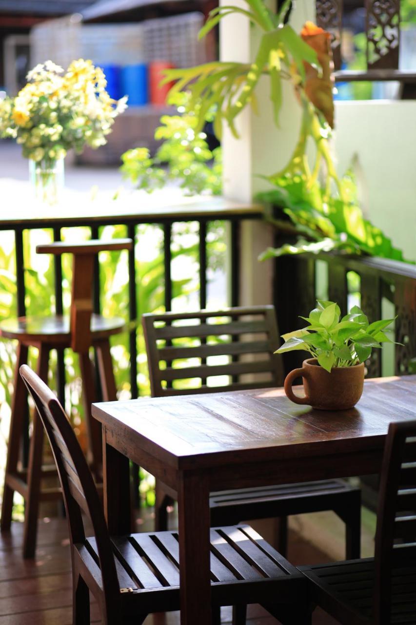 V Lodge Chiang Mai Bagian luar foto