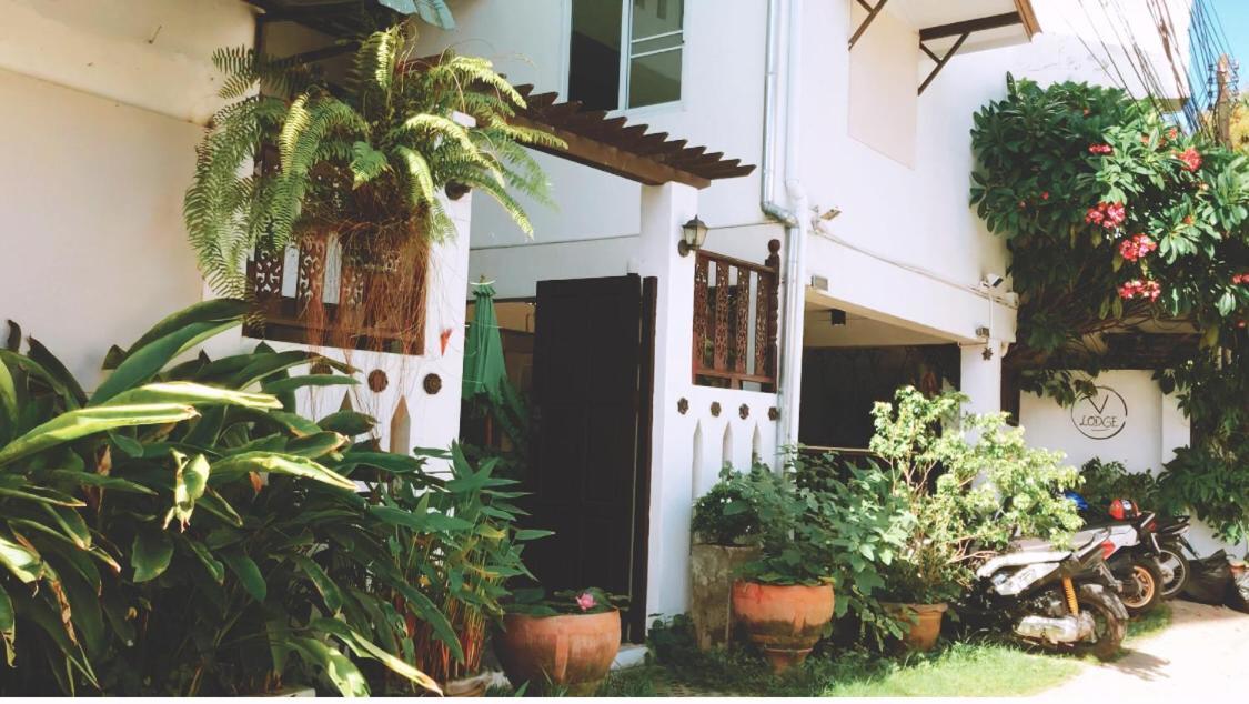 V Lodge Chiang Mai Bagian luar foto