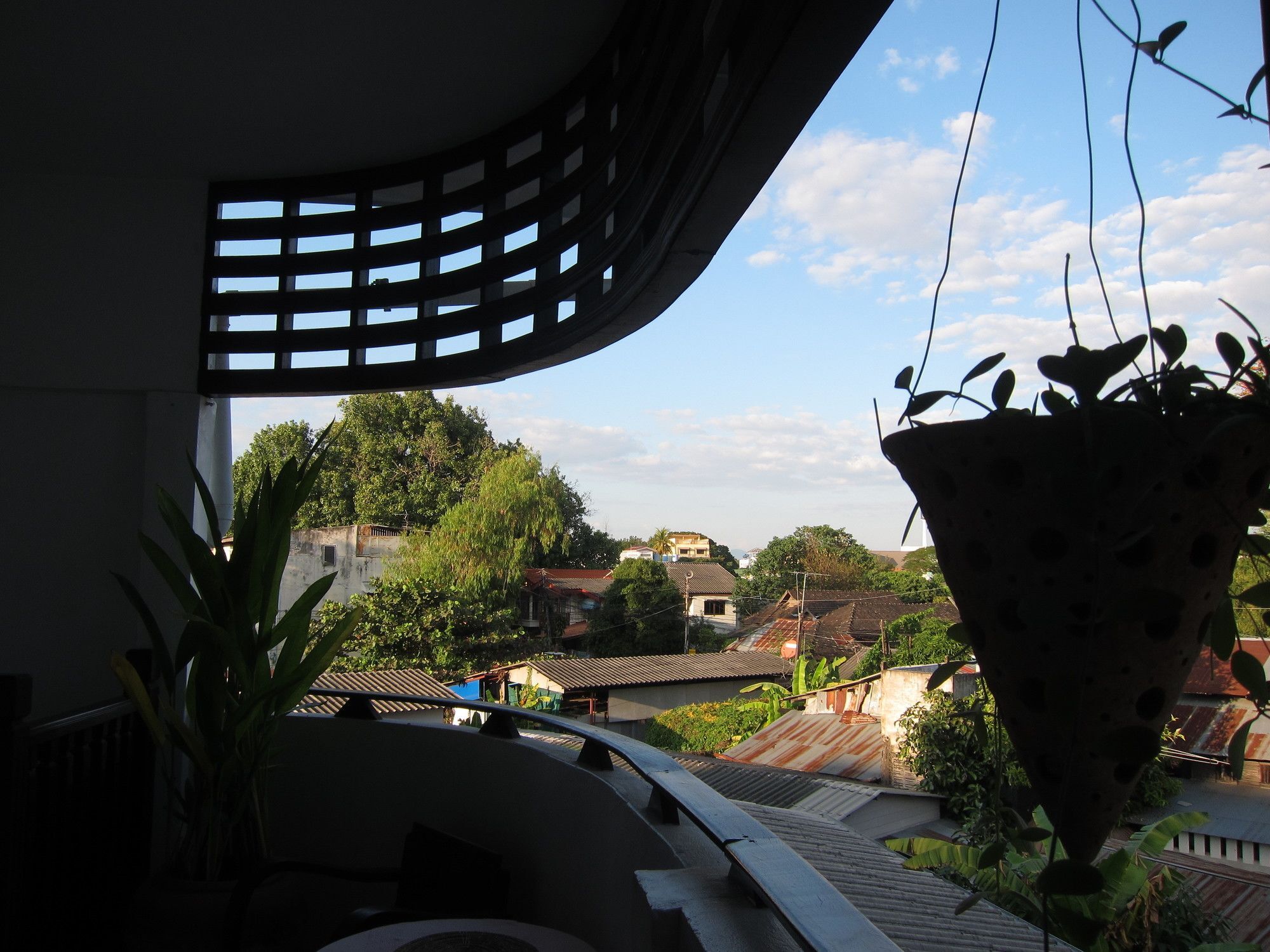 V Lodge Chiang Mai Bagian luar foto
