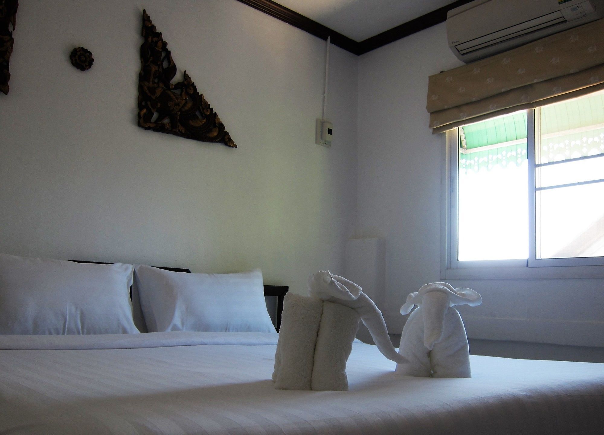 V Lodge Chiang Mai Bagian luar foto